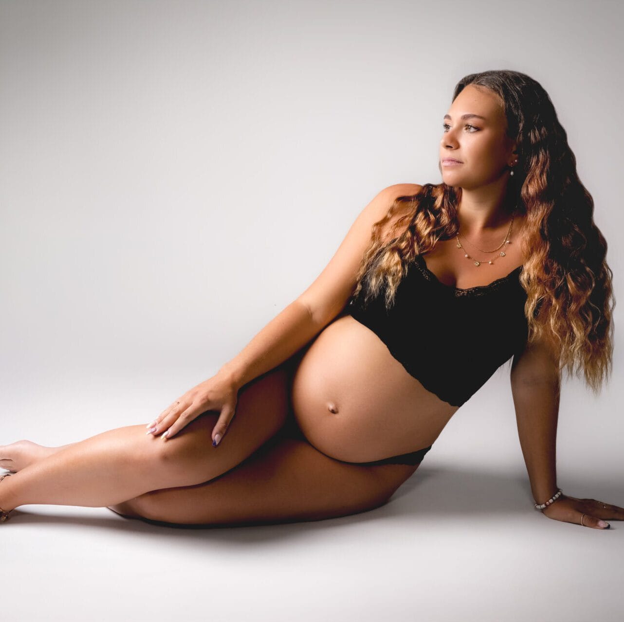 Mélodie en séance grossesse au Studio Salvucci, Montigny-Lès-Metz, Lorraine, France