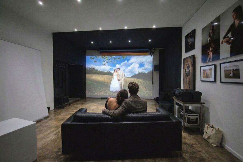 Projection des photos de mariage d'un couple, au Studio Salvucci, à Metz (Montigny)
