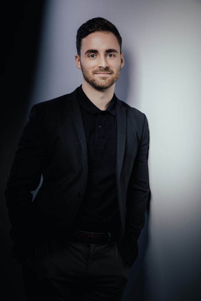 Julien M. portrait professionnel LinkedIn, CV au studio Salvucci à Montigny-Lès-Metz, Lorraine