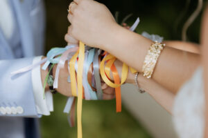 Marie et Kevin lors de leur cérémonie laïque par le Studio Salvucci