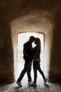 Mélina et Jordi lors de leur séance d'engagement par le Studio Salvucci