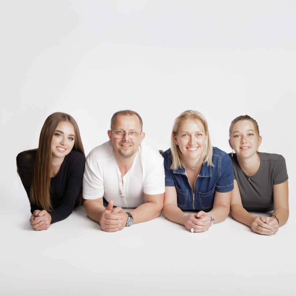 Famille au Studio Salvucci, photographe, Metz, sur fond blanc